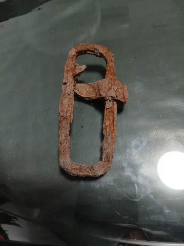 Enganche romano oxidado