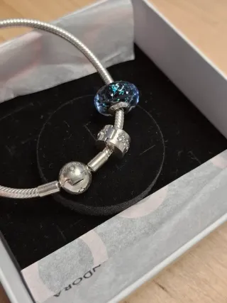 Pulsera Pandora original con accesorios