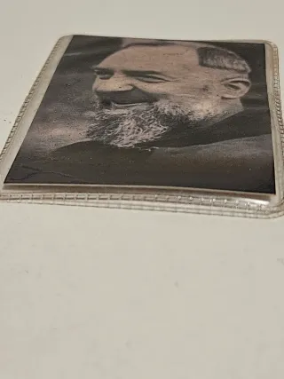 Foto Padre Pio plastificata anni 50