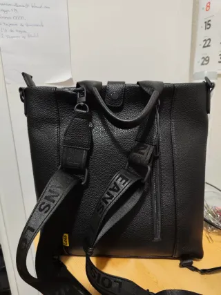 Mochila LoisJeans Negra Mano/Bandolera