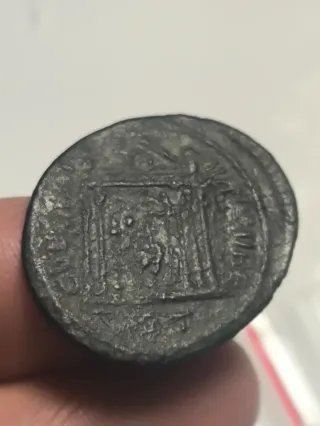 Moneda Romana Follis Majencio Templo