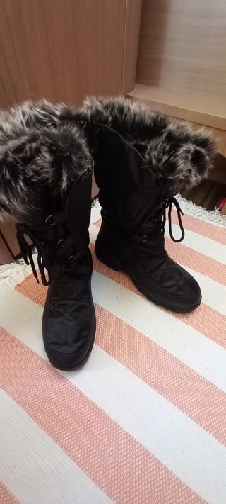 Botas de nieve negras con pelo