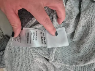 Felpa Primigi grigia con zip e dettagli rossi