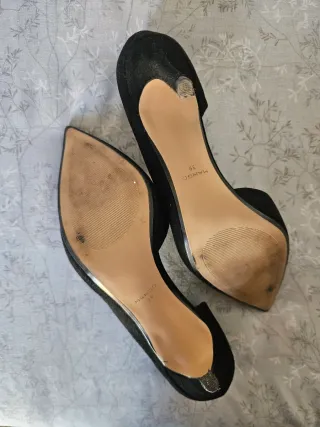 Zapatos tacón asimétricos negros Mango