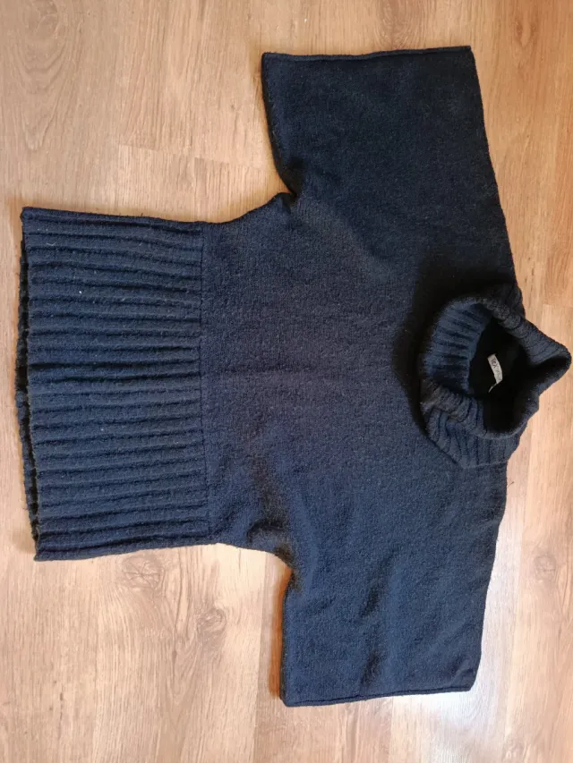 Jersey cuello alto manga murciélago negro S