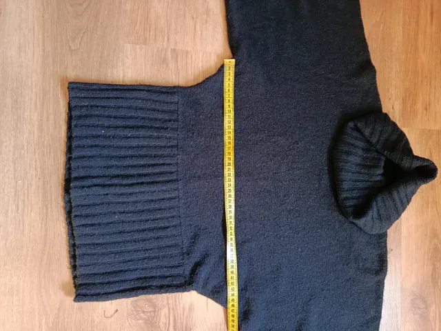 Jersey cuello alto manga murciélago negro S