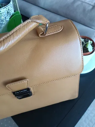 Bolso de piel Guy Laroche