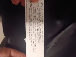 Chaqueta negra con flecos