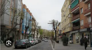 Alquiló piso zona centro.