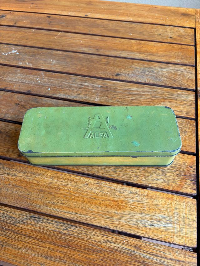 Scatola metallica verde Alfa