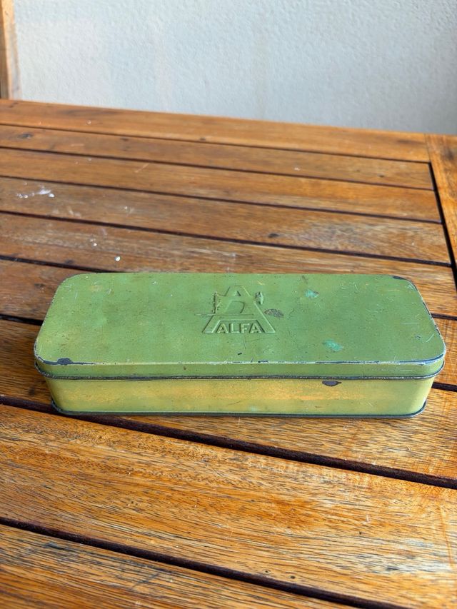 Scatola metallica verde Alfa