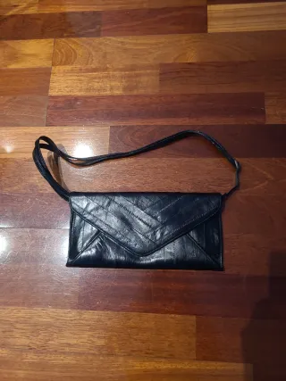 Bolso de piel negro