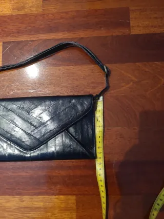 Bolso de piel negro