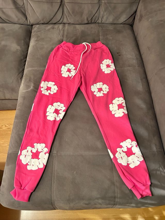 Sudadera Denim Tears rosa con estampado