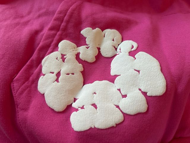 Sudadera Denim Tears rosa con estampado