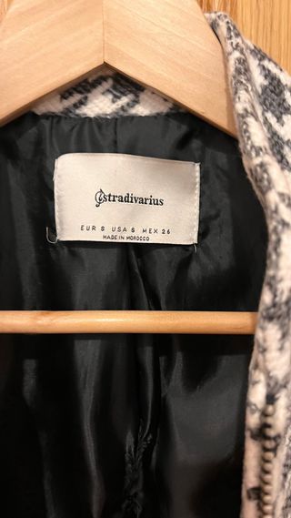 Abrigo cuadros Stradivarius Talla S