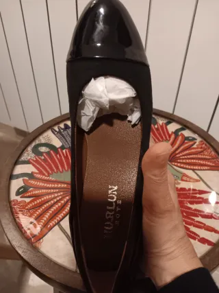 Zapatos de tacón negros talla 39.material ante