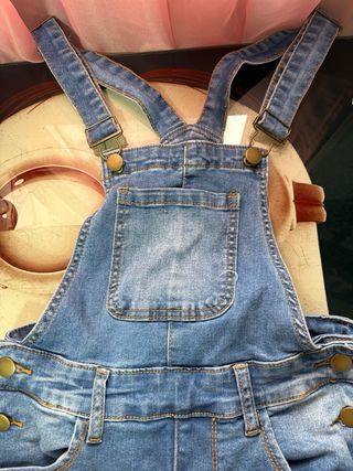 Mono vaquero desgarrado