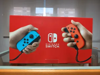 Nintendo Switch + Mario Kart 8 Deluxe