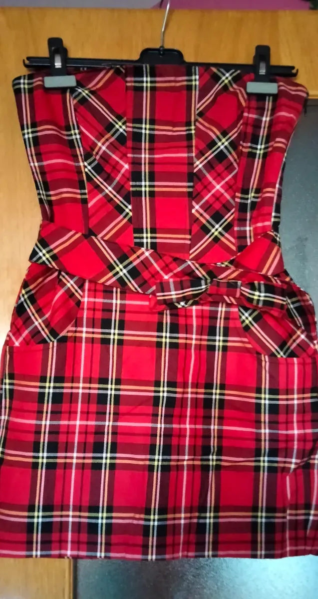 Vestido corto palabra de honor cuadros vestido roj