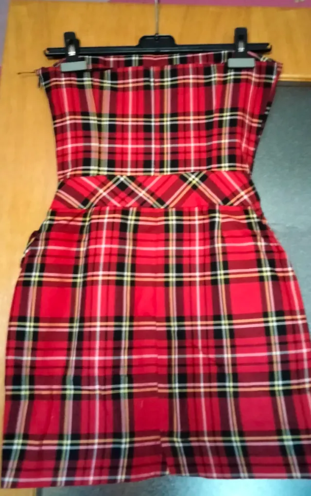 Vestido corto palabra de honor cuadros vestido roj