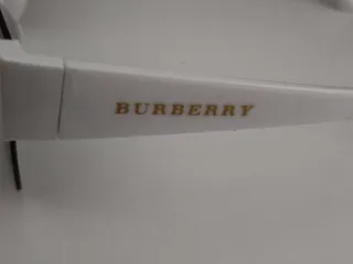 Gafas de sol  plateadas y blancas