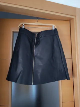 Minifalda piel negra Massimo Dutti