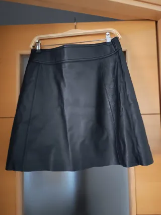 Minifalda piel negra Massimo Dutti