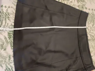 Minifalda piel negra Massimo Dutti