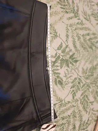 Minifalda piel negra Massimo Dutti