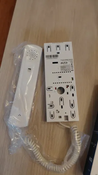 Telefónillo de puerta de entrada sin usar.