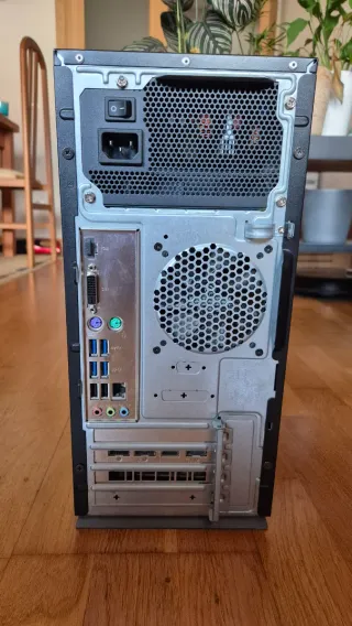 PC Gaming MSI Ryzen 5 5600x GTX 1660 Super