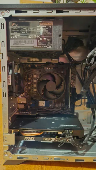 PC Gaming MSI Ryzen 5 5600x GTX 1660 Super