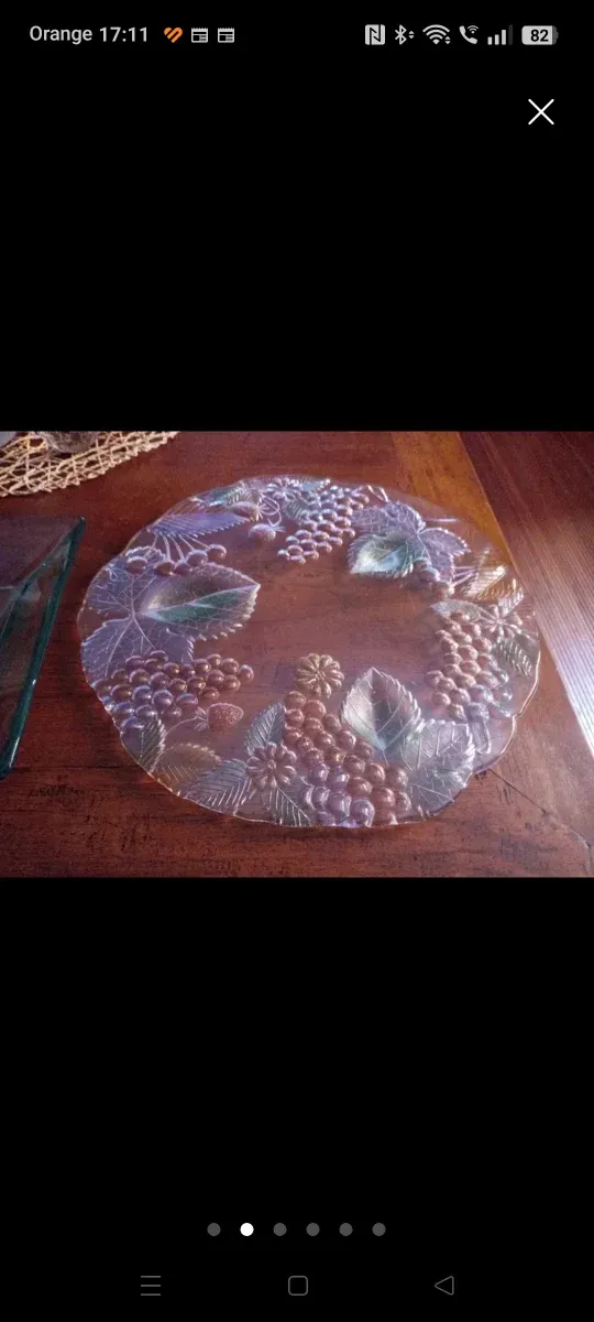 Bandeja de cristal con diseño de uvas