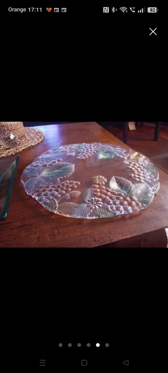 Bandeja de cristal con diseño de uvas