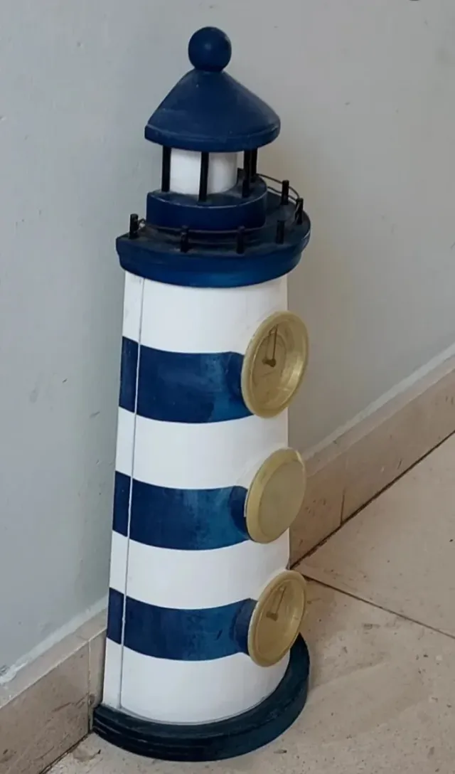 Faro decorativo madera con llavero