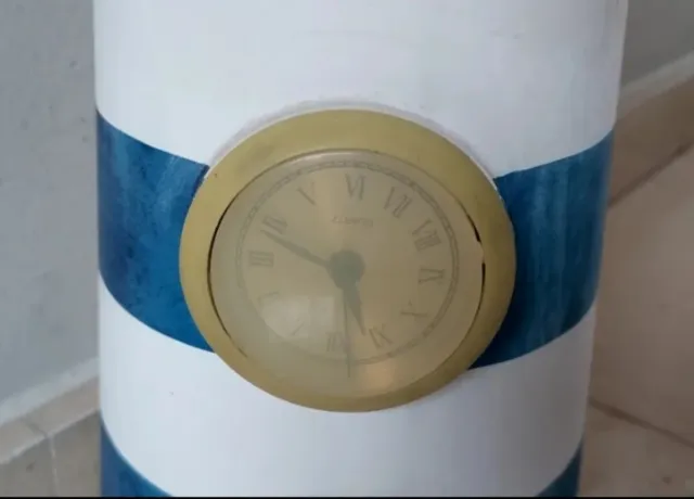 Faro decorativo madera con llavero