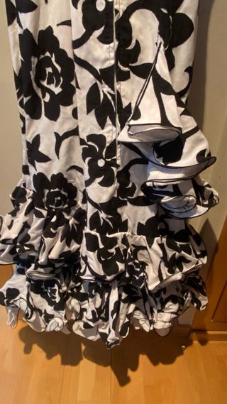 Vestido Flamenca Negro y Blanco