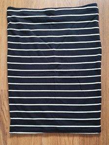 Falda tubo rayas blanco y negro