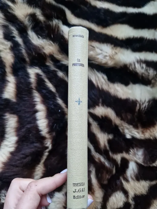 Libro vintage La Pompadour de Mario Buggelli.