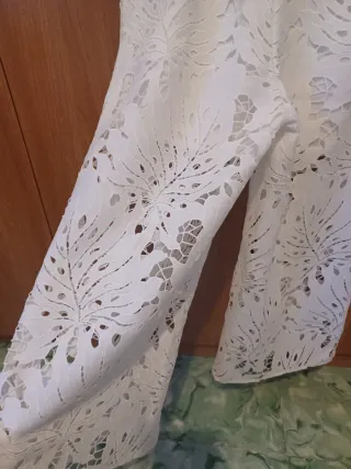 HOY!Pantalón tobillero LiuJo encaje blanco T.36-38