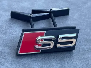 Audi S5 Logo Emblema de Parilla Calandra