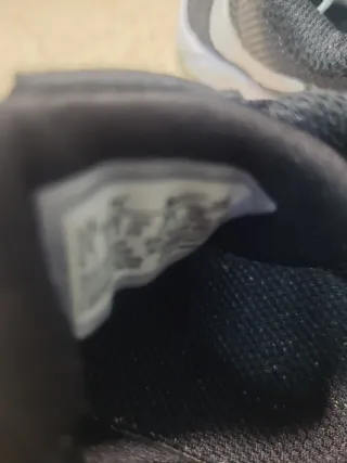 Deportivas Nike Niños Negro y Blanco talla 23