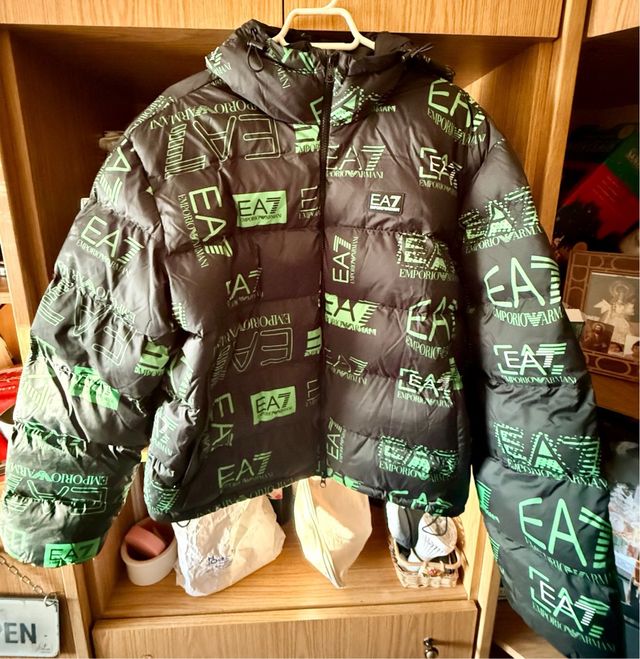 Plumas Emporio Armani EA7 Negra y Verde Talla L