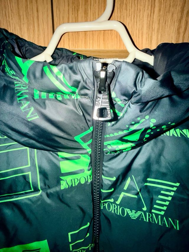 Plumas Emporio Armani EA7 Negra y Verde Talla L