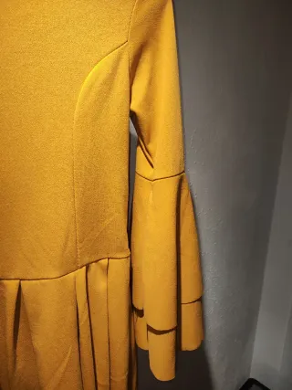 Vestido amarillo fiesta manga acampanada