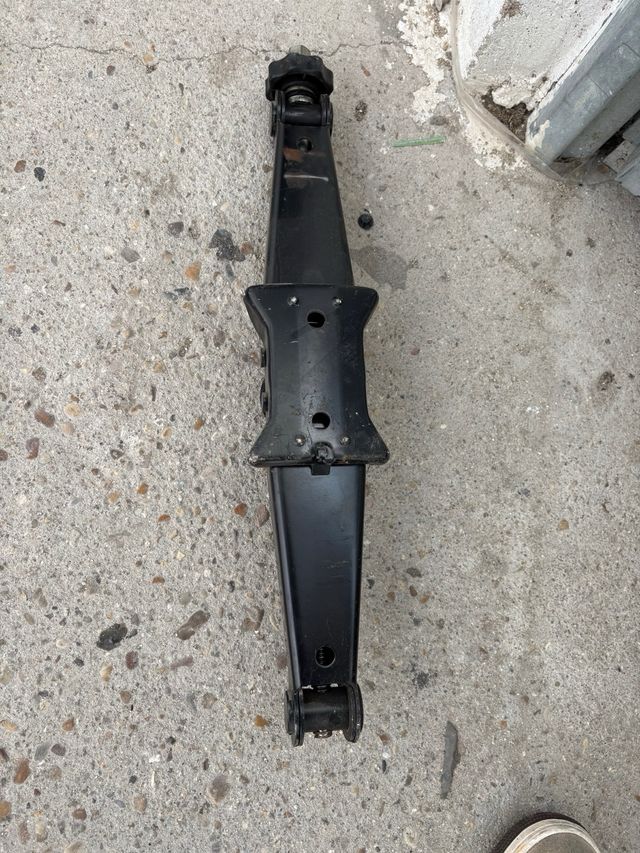 Gato Mercedes Vito Viano Torre