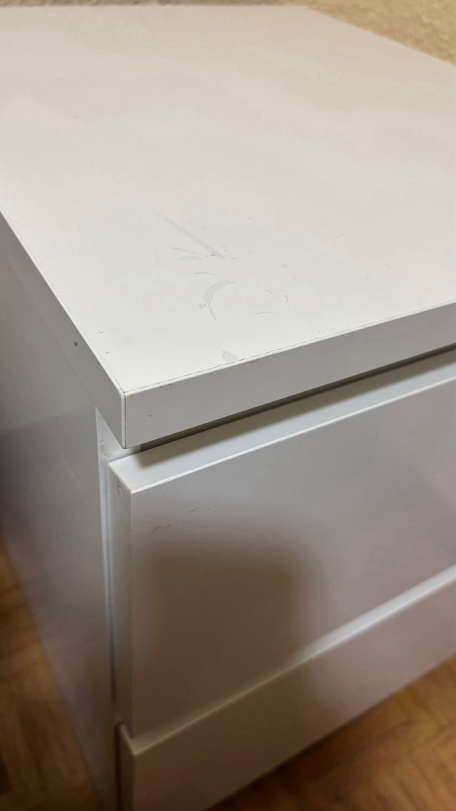 Due comodini IKEA MALM bianchi con 2 cassetti