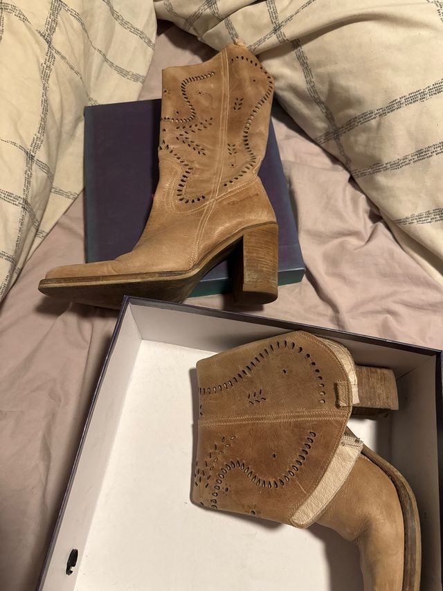 Botas cowboy beige/marrón vintage marca destroy