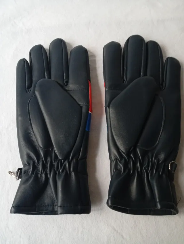 Guantes Talla M con Raya Roja y azul.